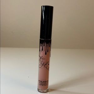 Kylie Cosmetics Makeup - Kylie Jenner Liquid Lipstick & Lip Liner Kit Kylie Cosmetics Makeup - Kylie Jenner Liquid Lipstick & Lip Liner Kit